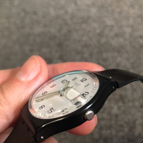 Swatch Watch Classic GB725 1999 - Picture 4 of 6